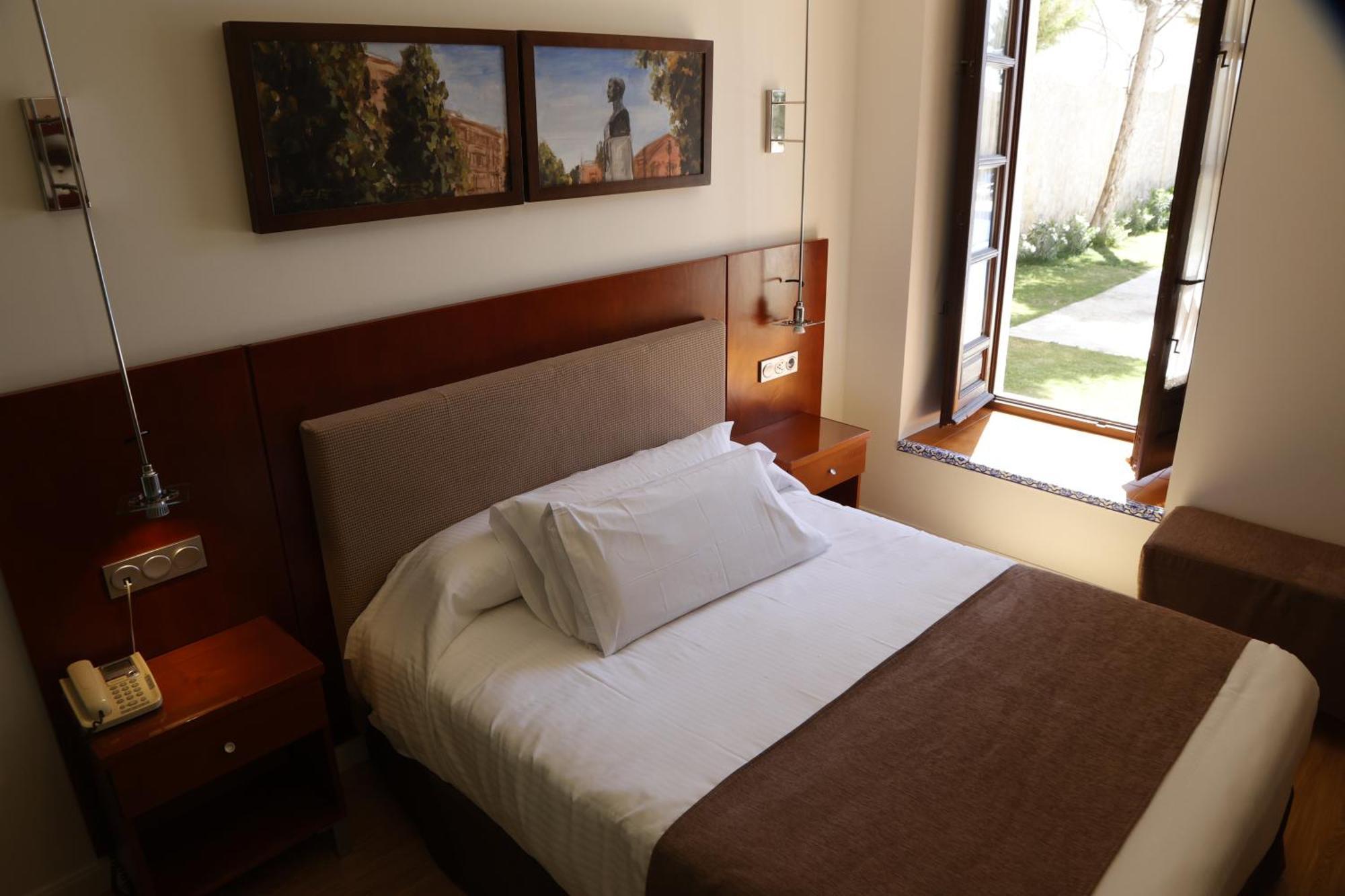 Hotel El Carmen 蓬特赫尼尔 外观 照片
